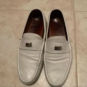 Gucci | Shoes | Gucci White Loafer Size5 | Poshmark display picture 1